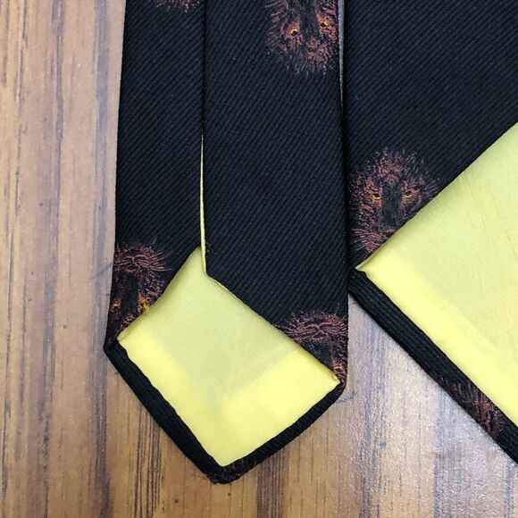 Resilio VTG MENS Black TIE NECKTIE Red Lion’s Head 4”X 54.25 70’s-80’s Weighted - Picture 7 of 9